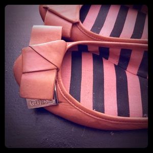 Guess flats